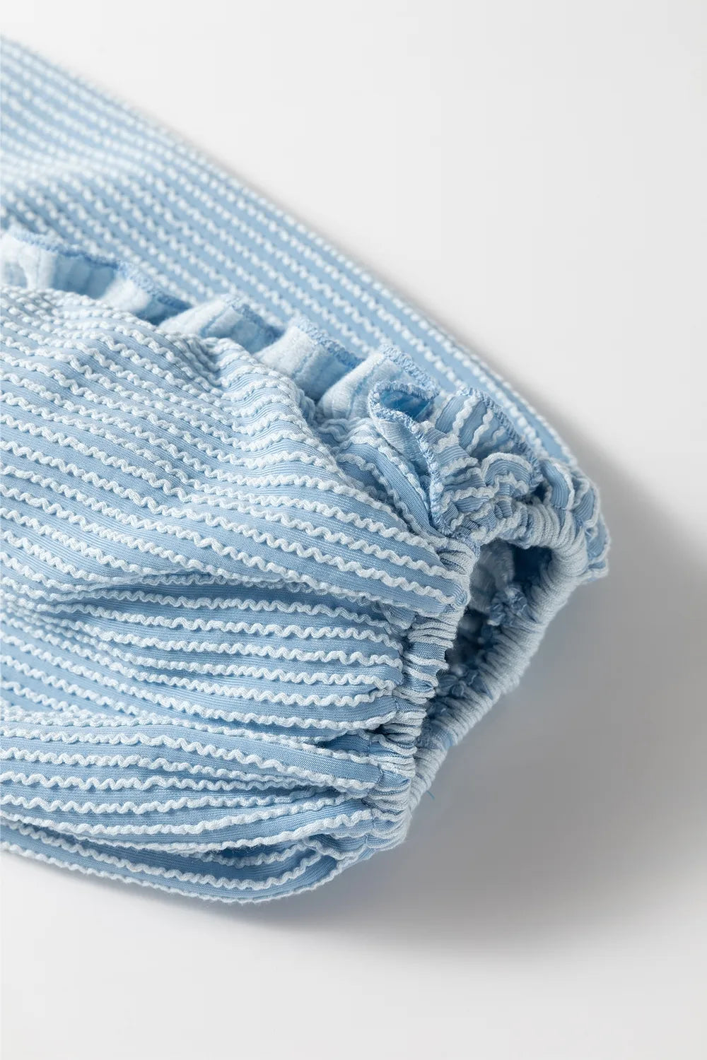 ec663fc4-cb51-4cb2-a5b2-6a548b7fc726-Max